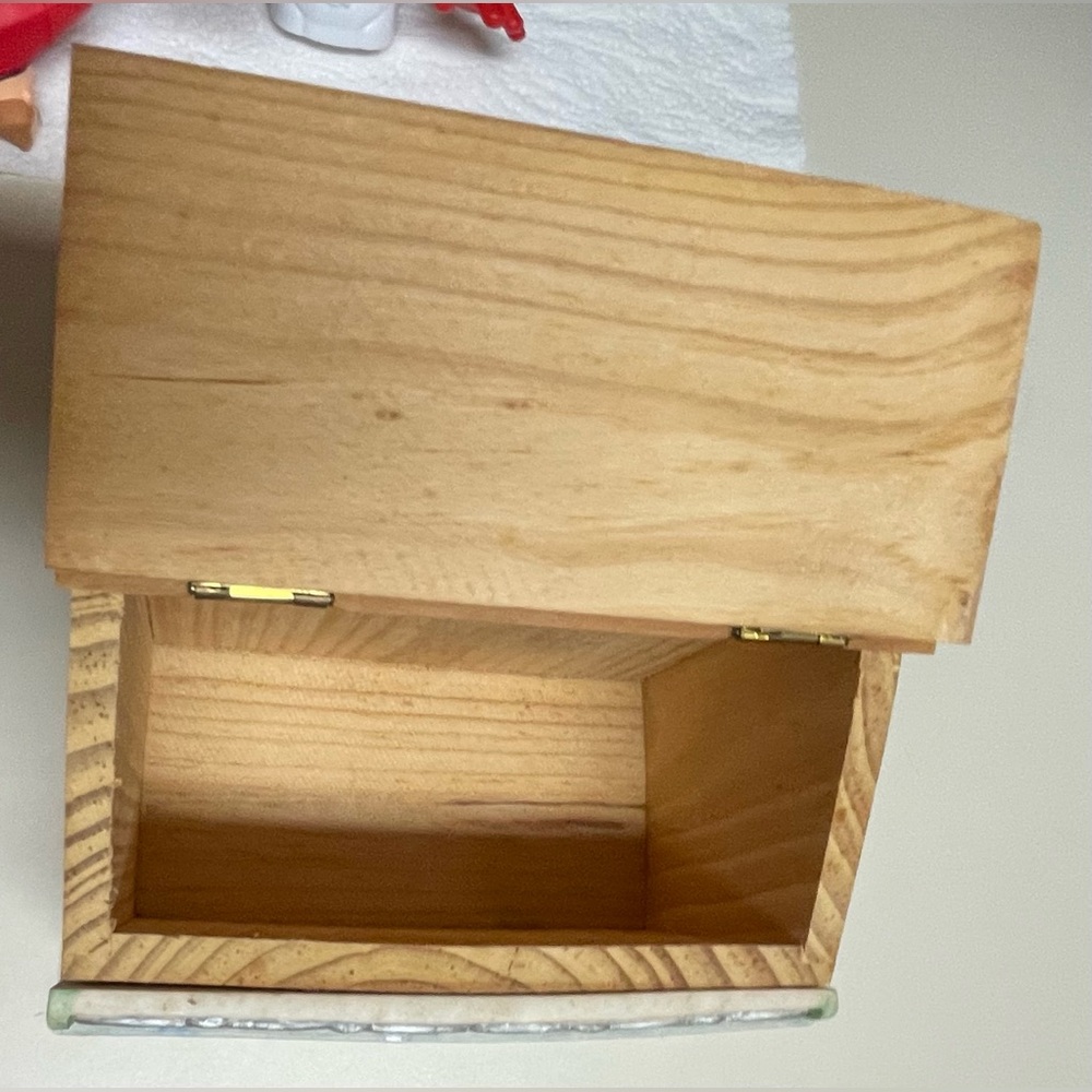 VINTAGE **RARE** Russ Teapot Recipe Box - Great Condition-Original Tags In place - Picture 3 of 8